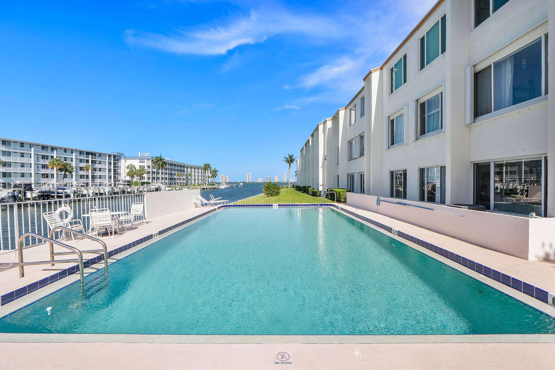 125 Shore Court, #304a, North Palm Beach, FL 33408 Pool
