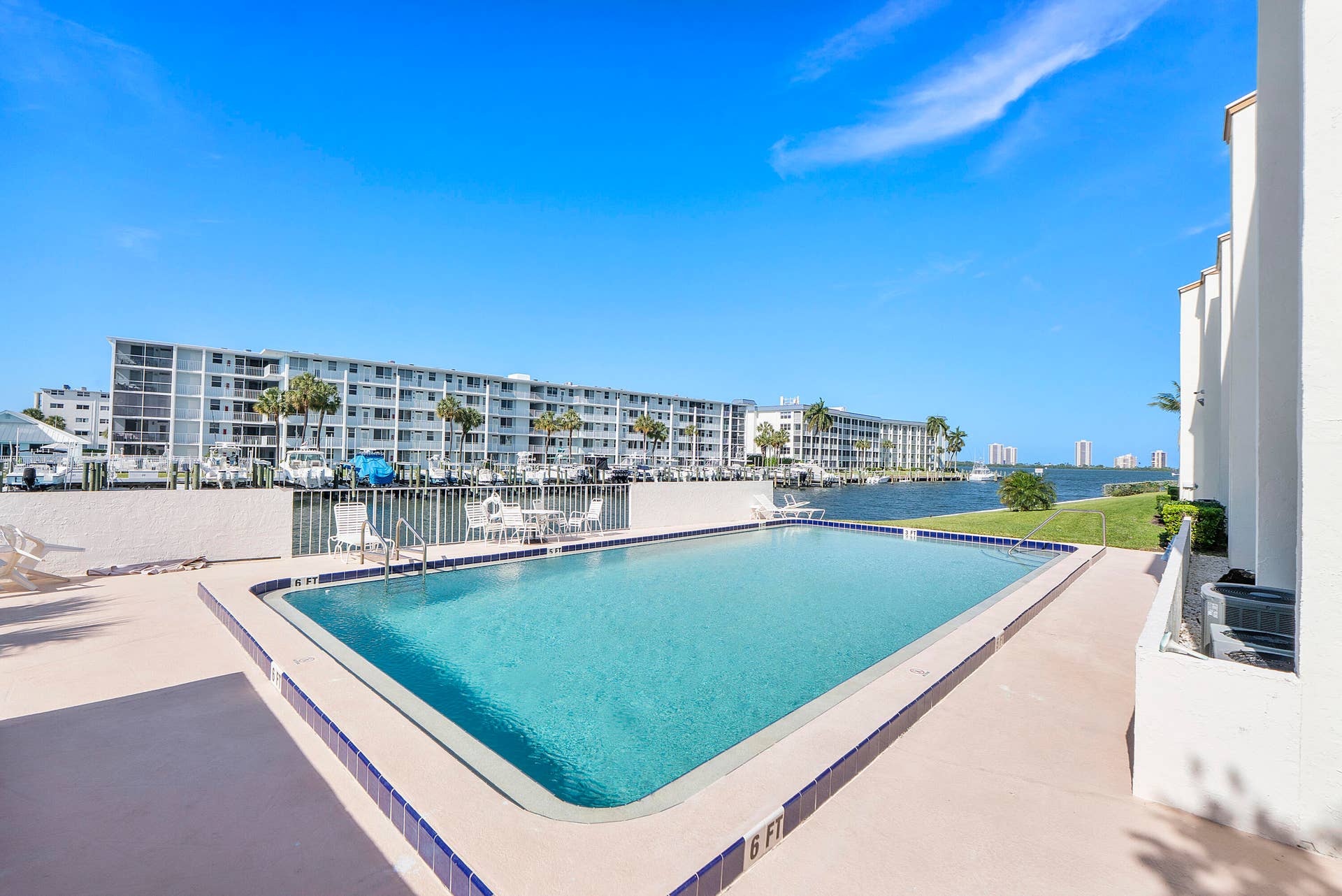125 Shore Court, #304a, North Palm Beach, FL 33408 Pool