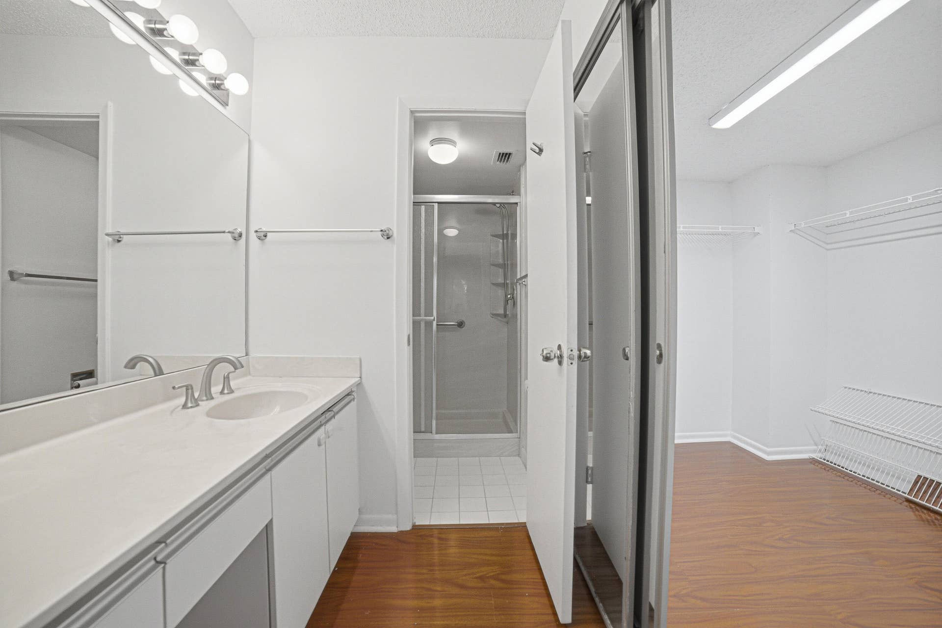 Bedroom2-Bathroom