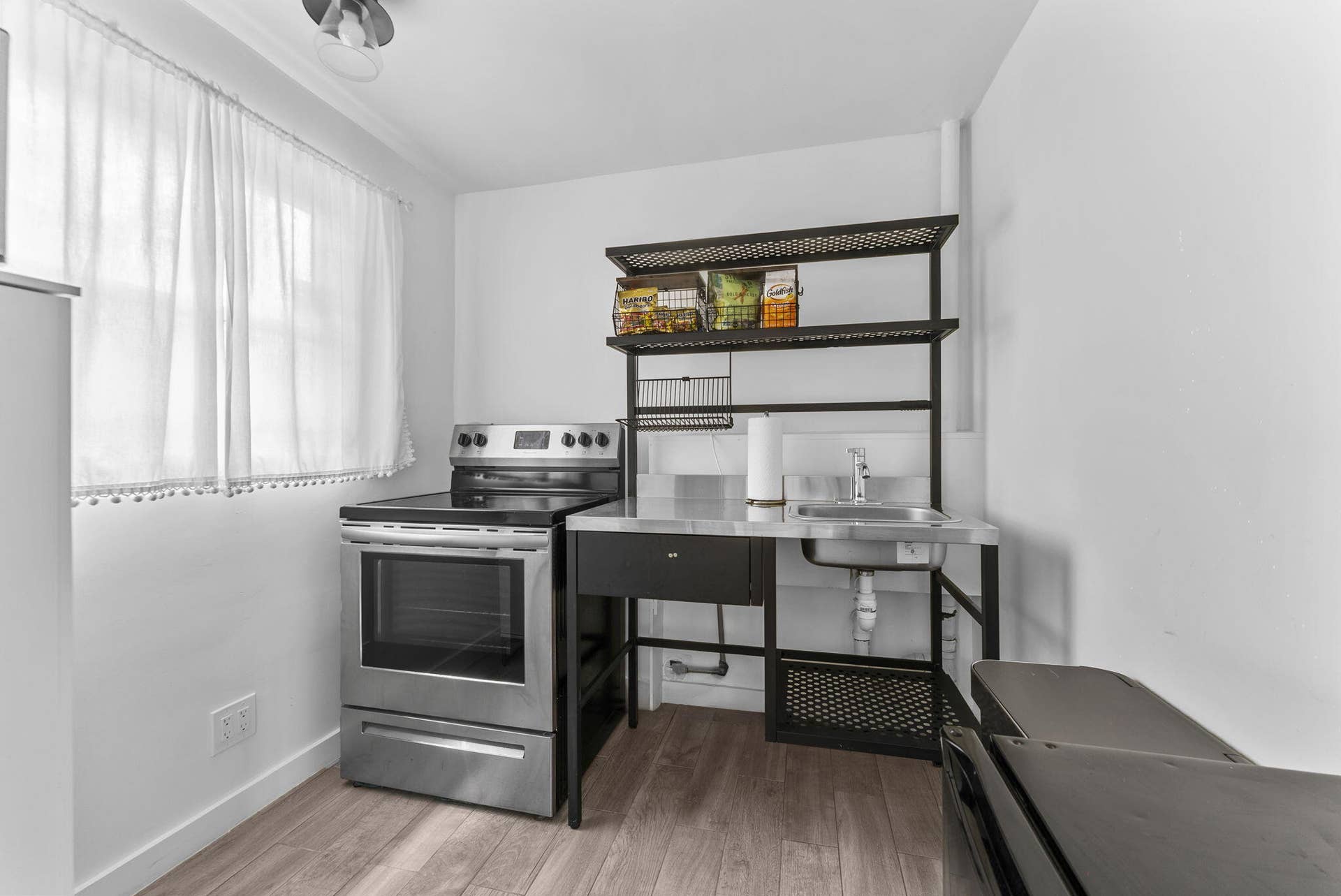 606 SW 19th Street, Fort Lauderdale, FL 33315 Kitchenette