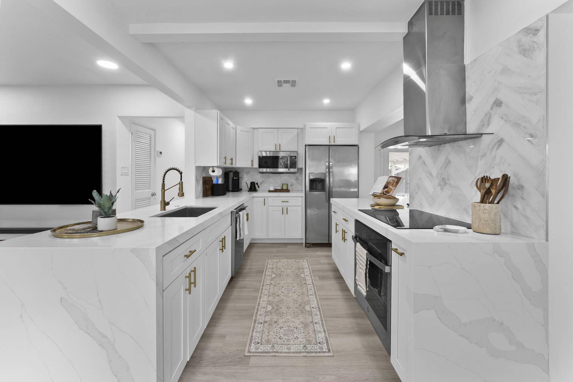 606 SW 19th Street, Fort Lauderdale, FL 33315 Kitchen 1