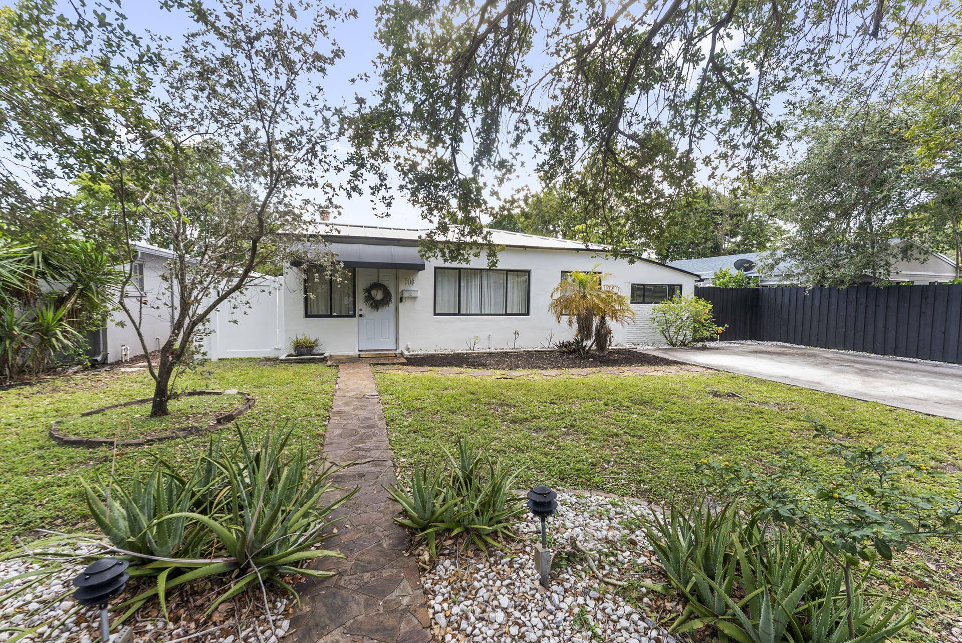 606 SW 19th Street, Fort Lauderdale, FL 33315 Front House