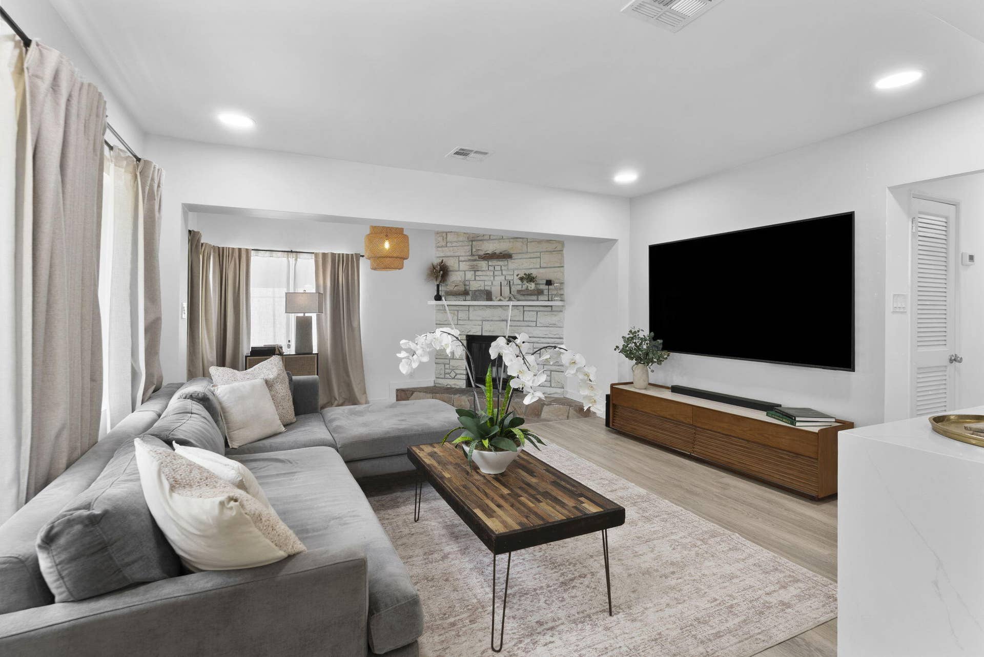 606 SW 19th Street, Fort Lauderdale, FL 33315 Family Room 3