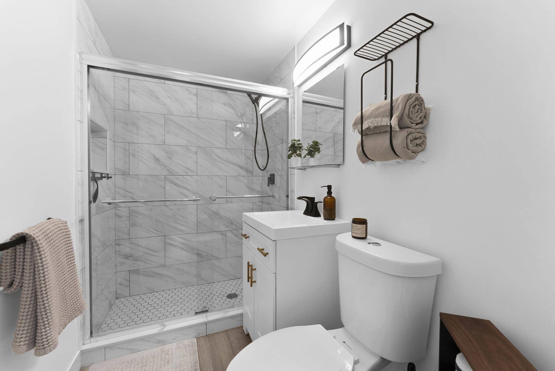606 SW 19th Street, Fort Lauderdale, FL 33315 1st Bathroom