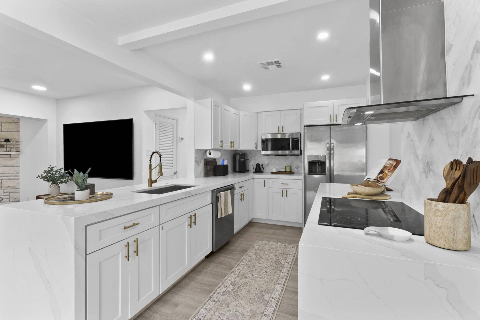 606 SW 19th Street, Fort Lauderdale, FL 33315 Kitchen 3