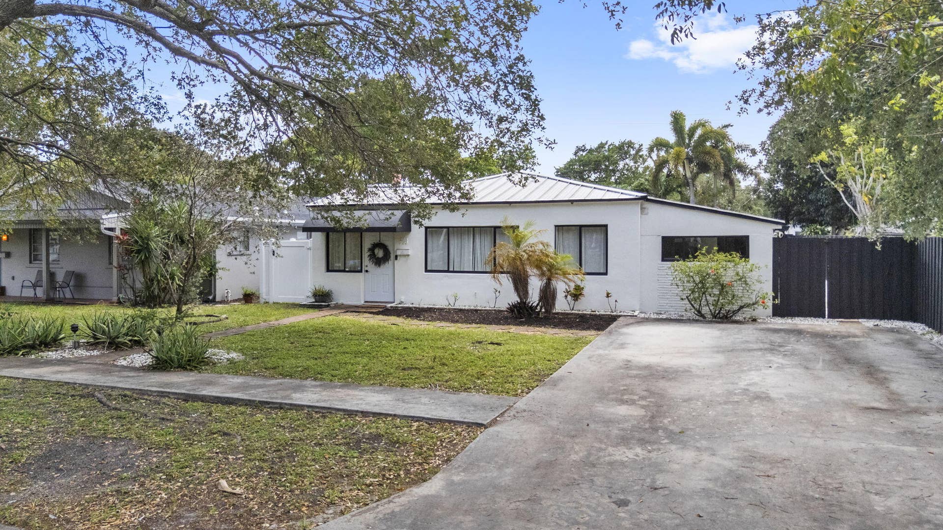 606 SW 19th Street, Fort Lauderdale, FL 33315 Front house