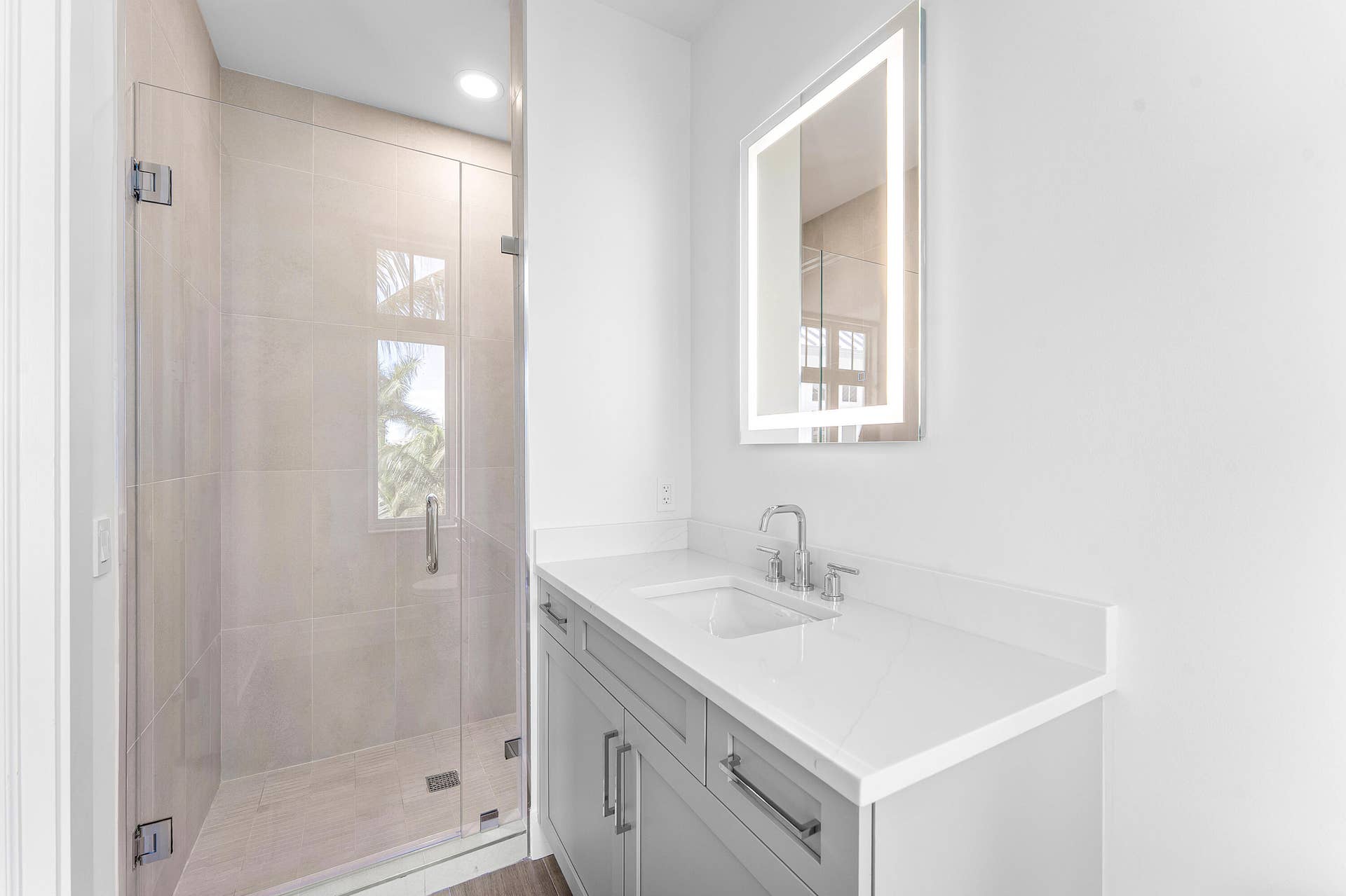 180 Lake Drive, #2204, Palm Beach Shores, FL 33404 Bathroom 3