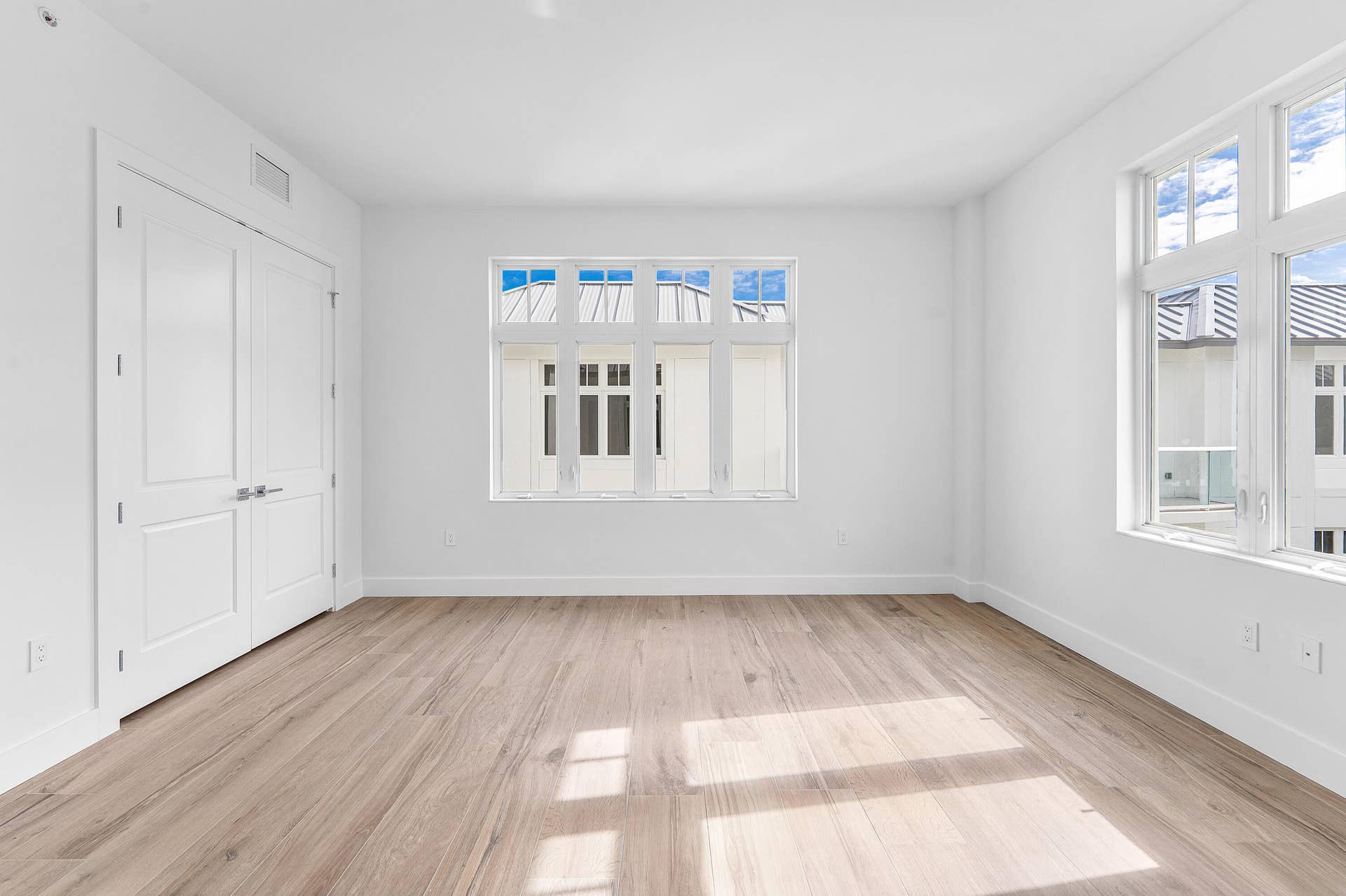 180 Lake Drive, #2204, Palm Beach Shores, FL 33404 Primary Bedroom