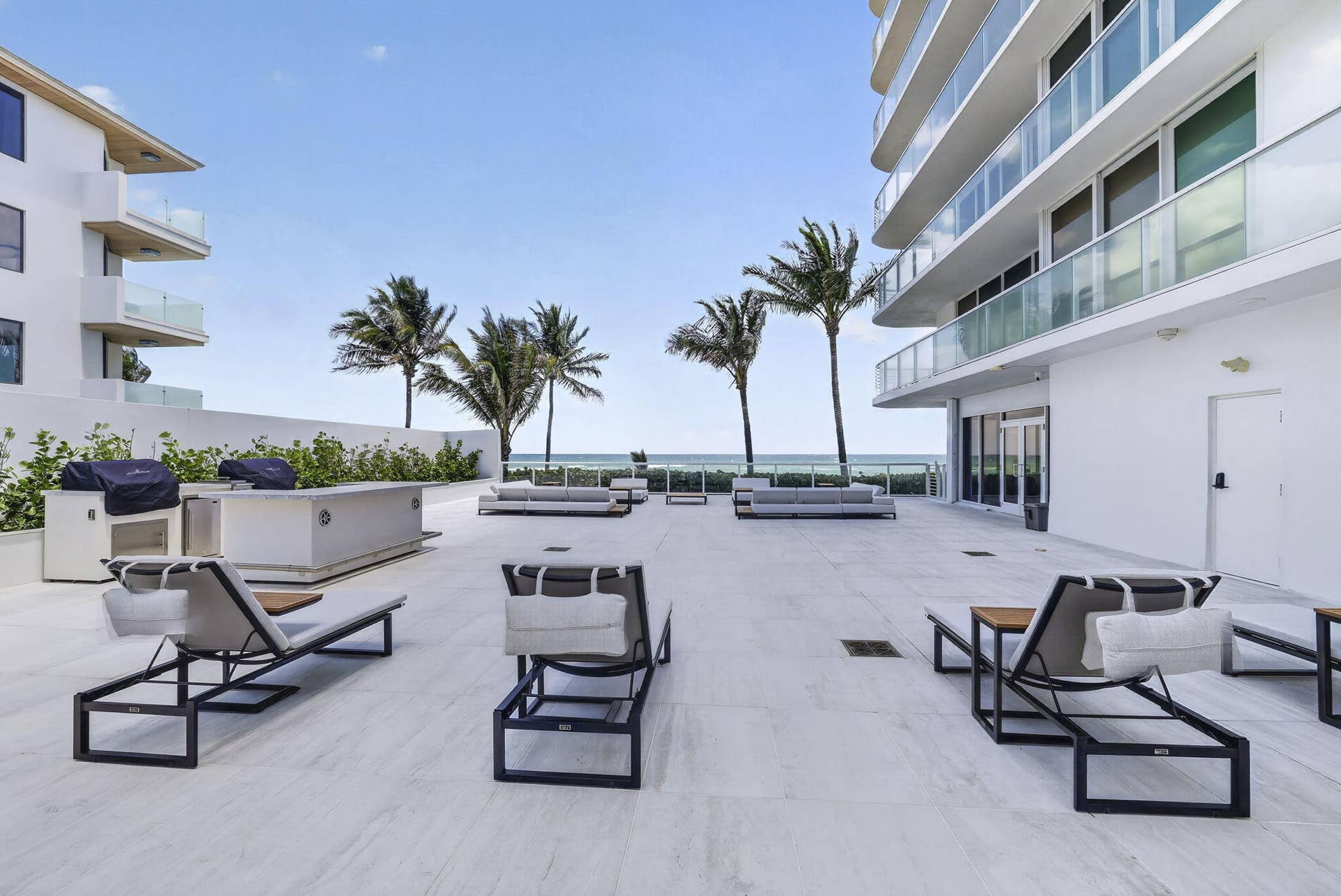 3505 S Ocean Boulevard, #14n, Highland Beach, FL 33487 Villa Nova outdoor patio and grill area