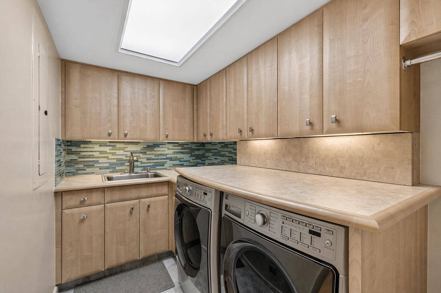3505 S Ocean Boulevard, #14n, Highland Beach, FL 33487 Spacious laundry room