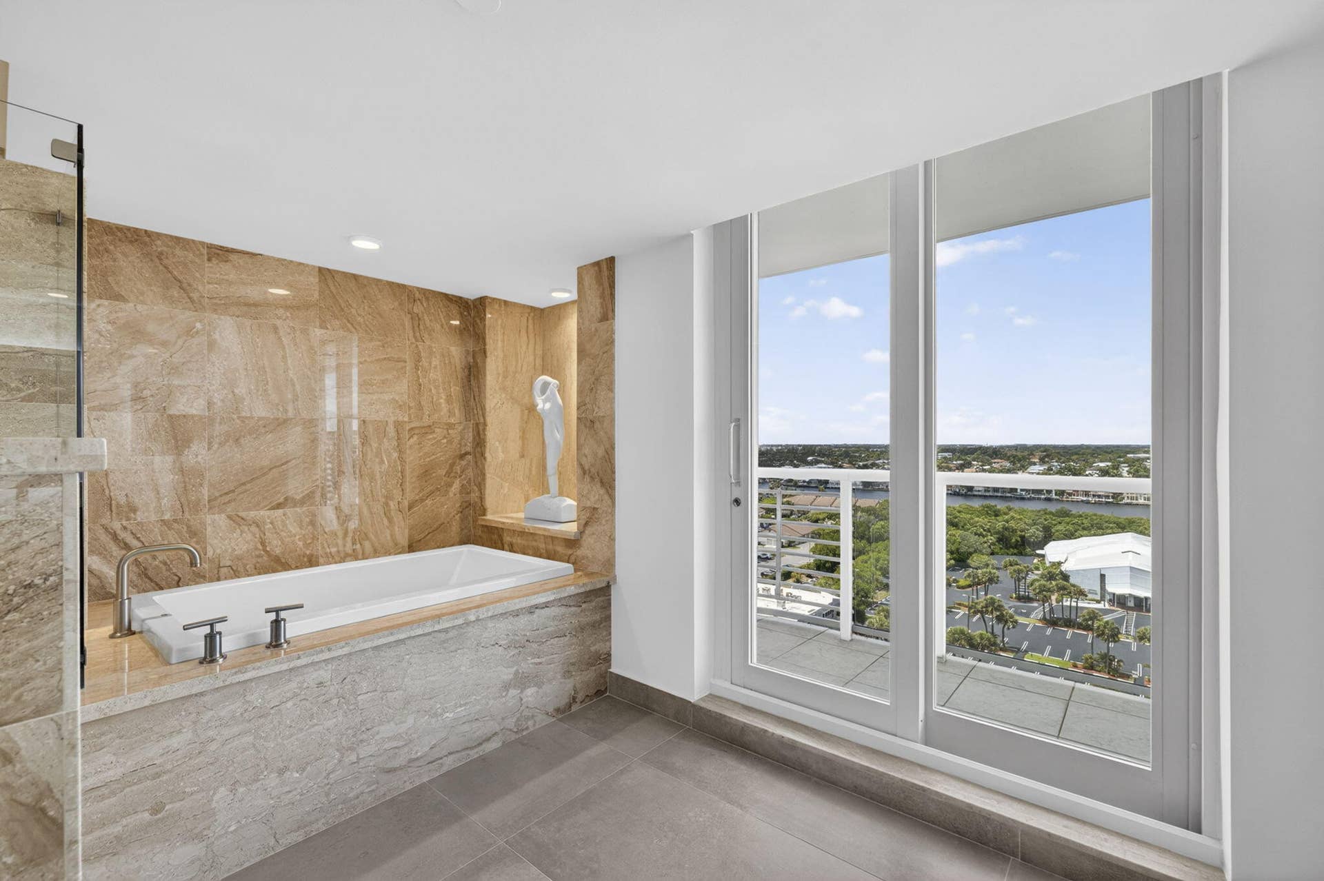 3505 S Ocean Boulevard, #14n, Highland Beach, FL 33487 Primary tub with view of intracoastal