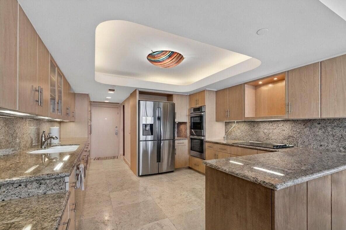 3505 S Ocean Boulevard, #14n, Highland Beach, FL 33487 Spacious kitchen