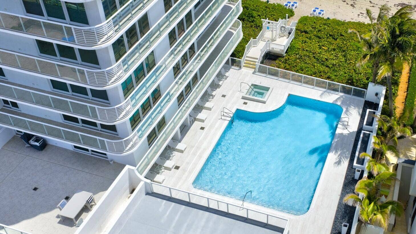 3505 S Ocean Boulevard, #14n, Highland Beach, FL 33487 Villa Nova pool and spa
