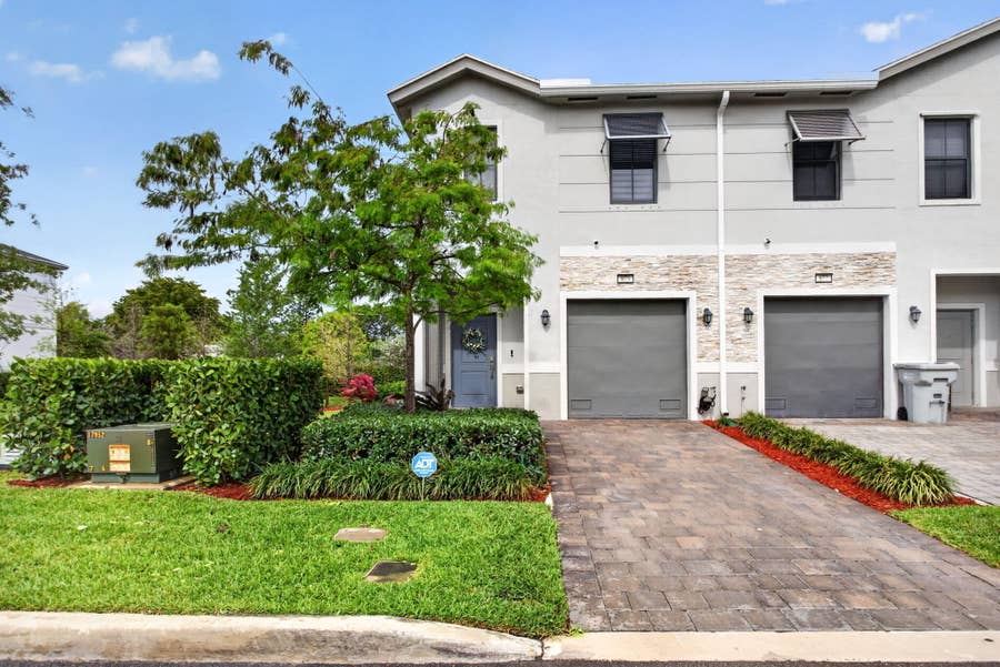 Property photo for 873 NW 3rd Way, Pompano Beach, FL
