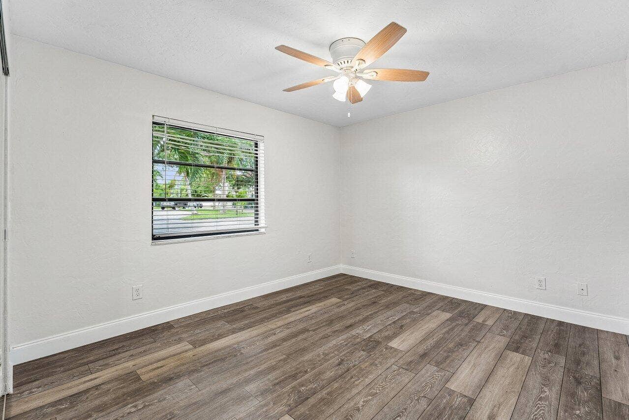 2101 N Palm Circle, North Palm Beach, FL 33408 2nd Primary Bedroom