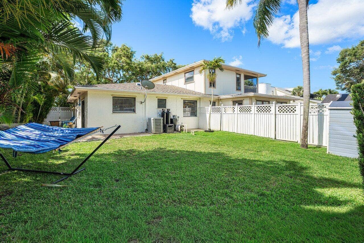 2101 N Palm Circle, North Palm Beach, FL 33408 Secondary Backyard