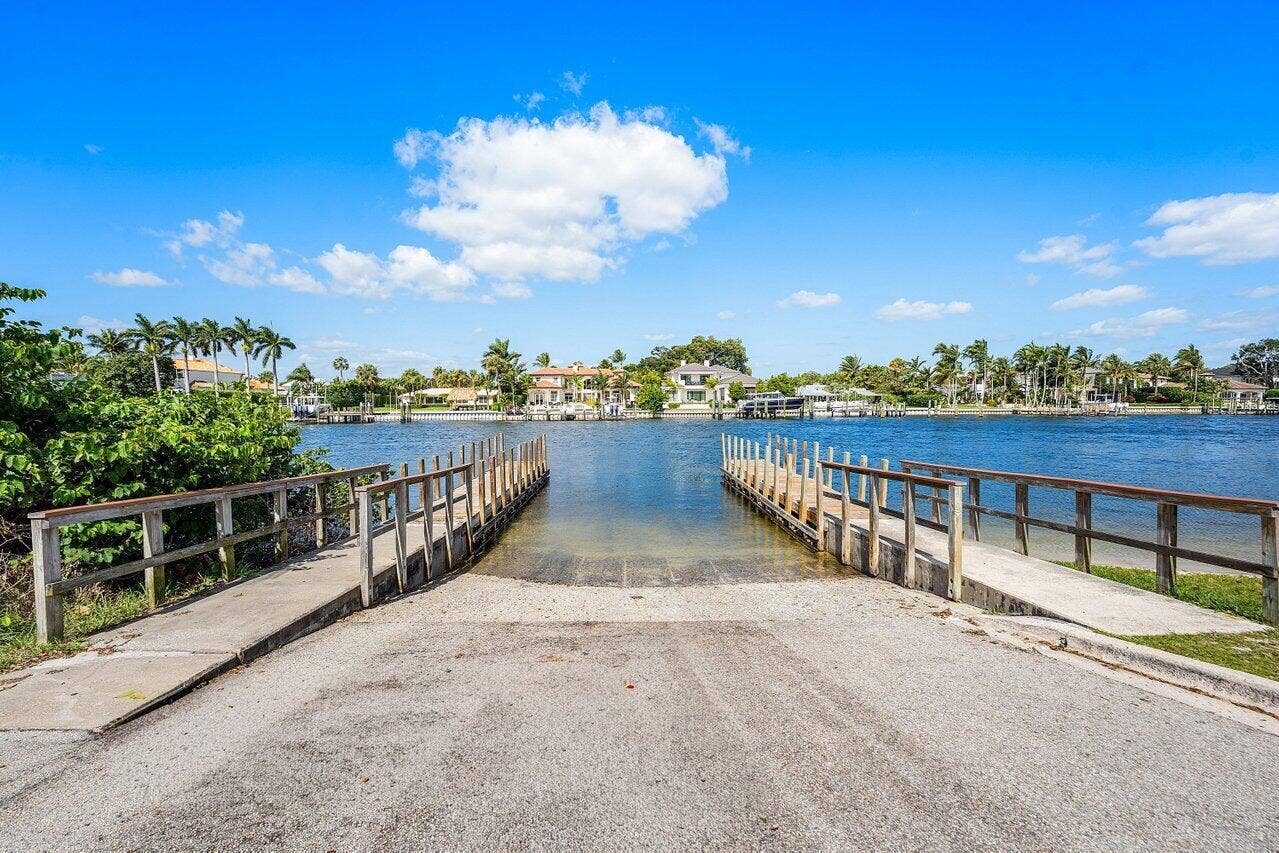 2101 N Palm Circle, North Palm Beach, FL 33408 Boat Ramp