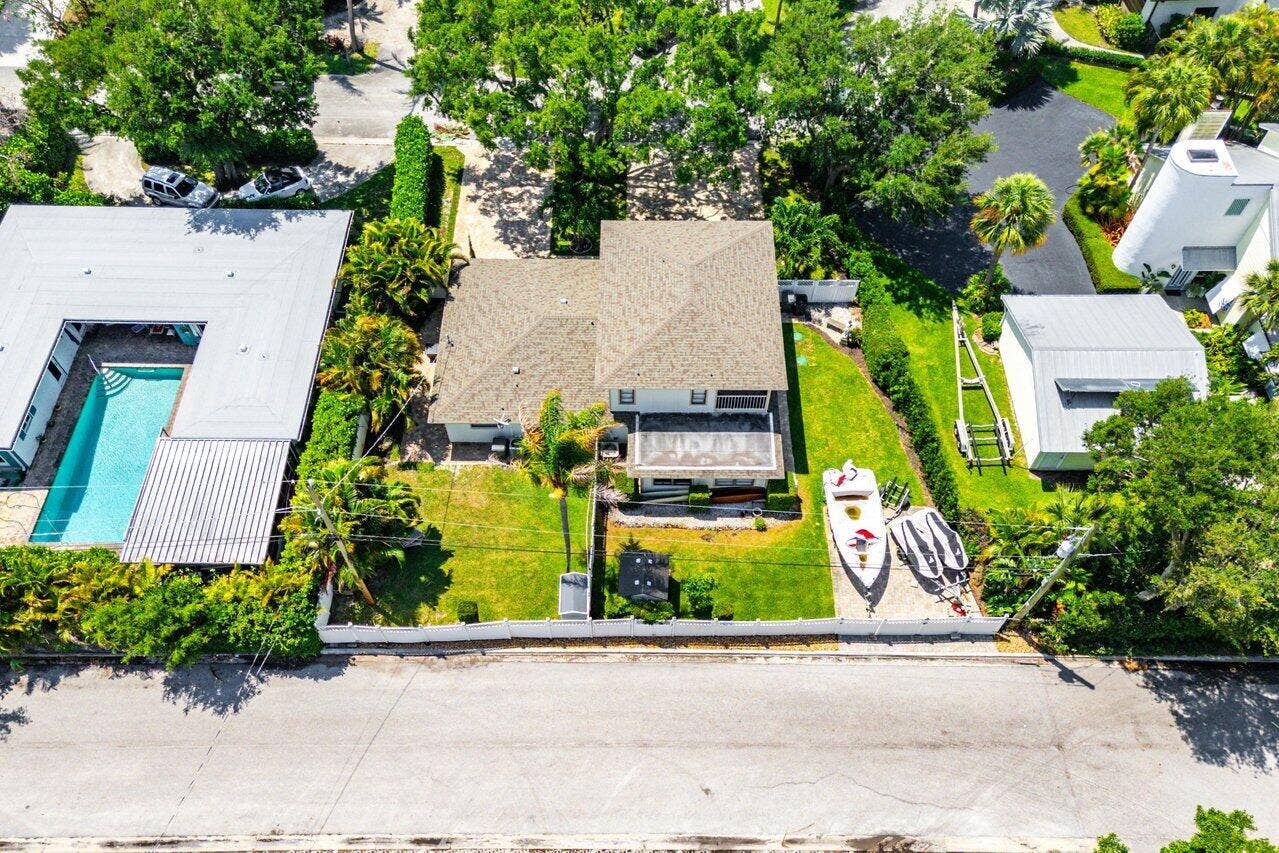 2101 N Palm Circle, North Palm Beach, FL 33408 Aerial