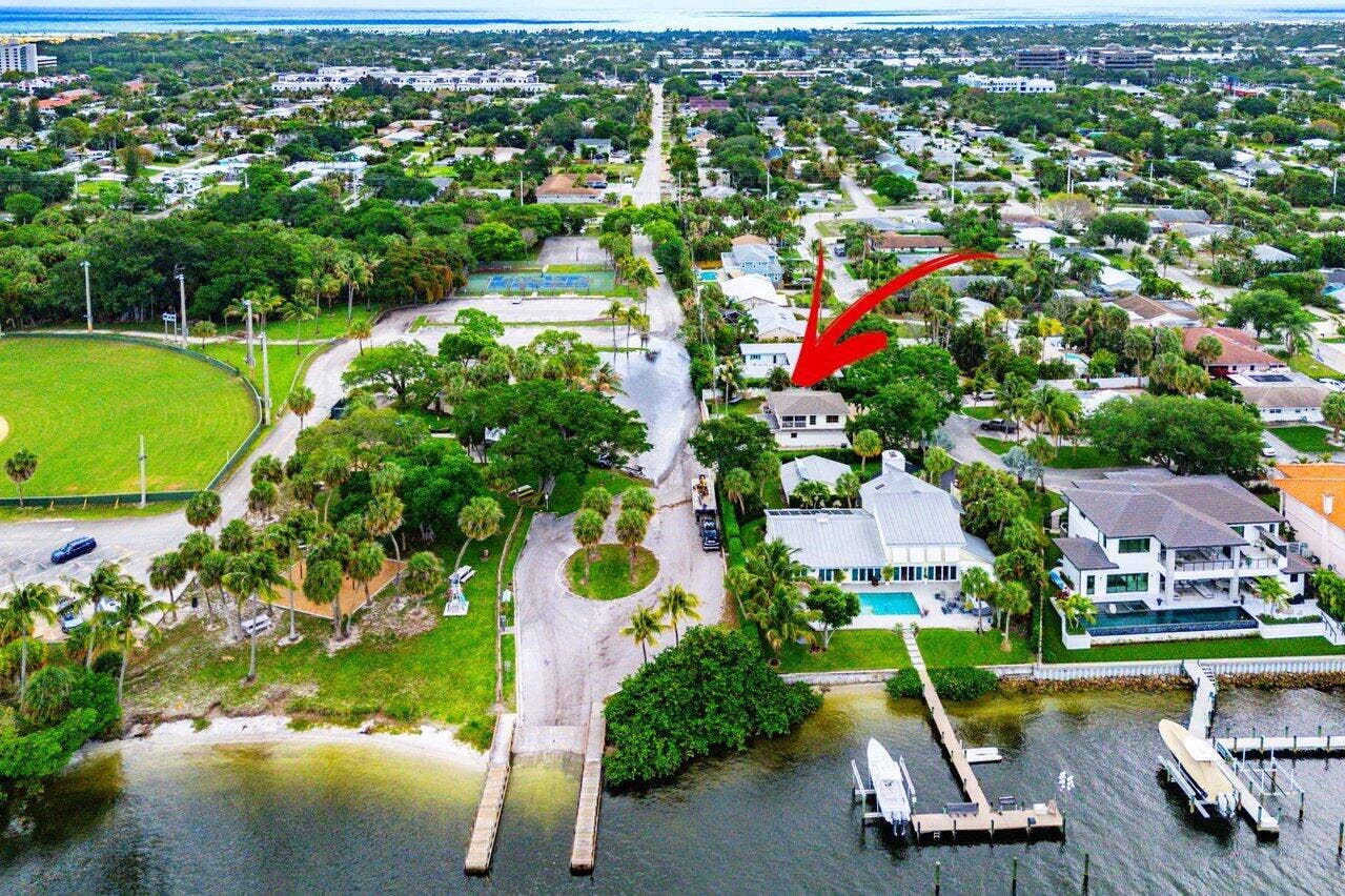 2101 N Palm Circle, North Palm Beach, FL 33408 072-2101NorthPalmCircle-NorthPalmBeach-F