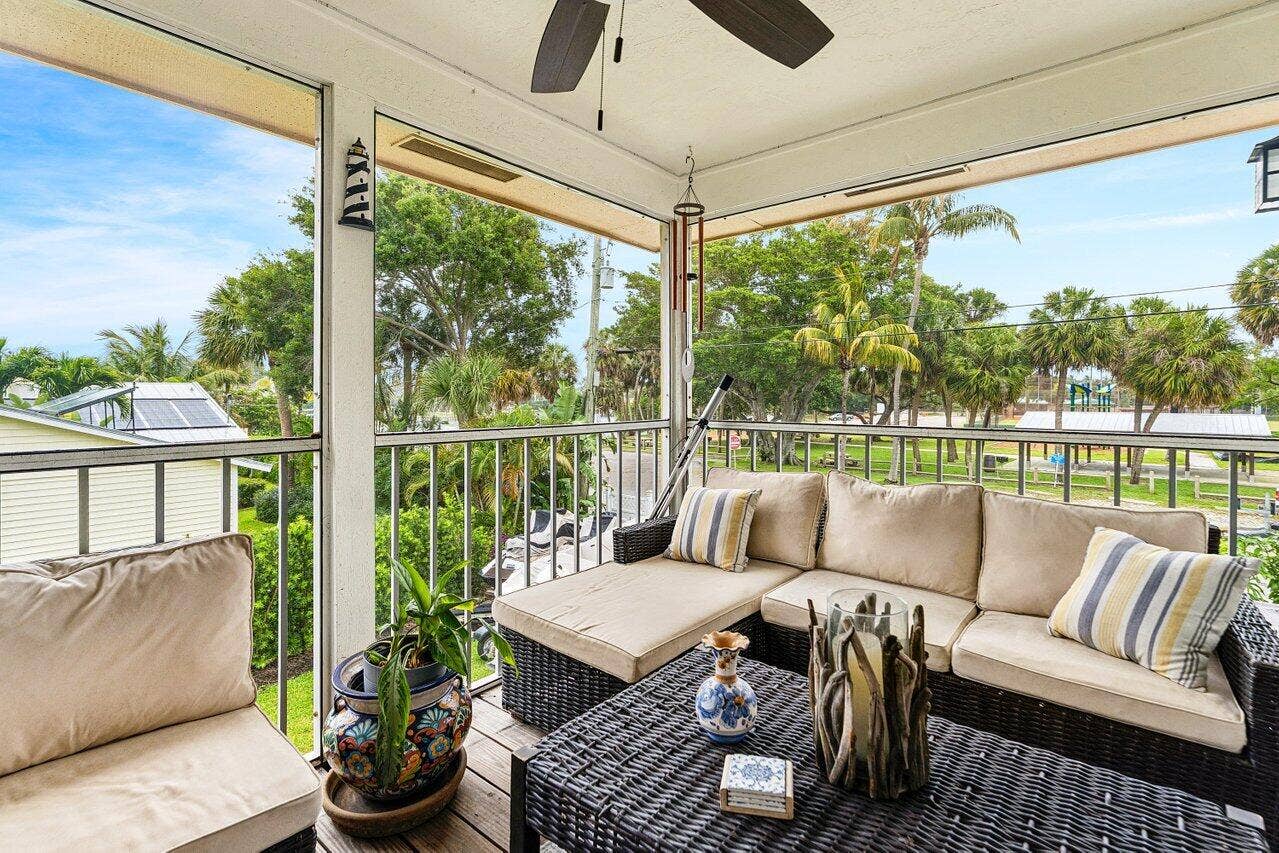 2101 N Palm Circle, North Palm Beach, FL 33408 Main Primary Balcony