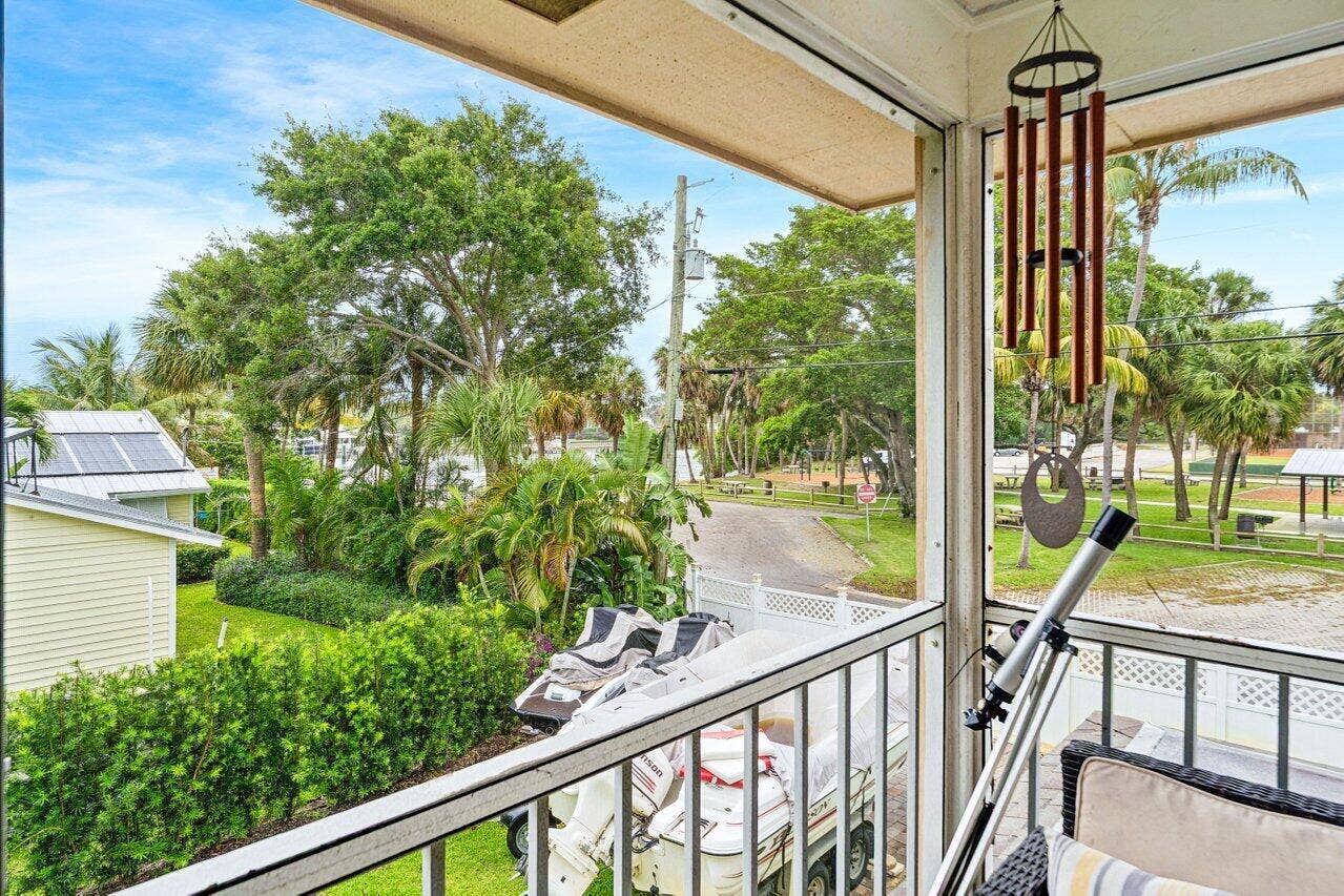 2101 N Palm Circle, North Palm Beach, FL 33408 Main Primary Balcony