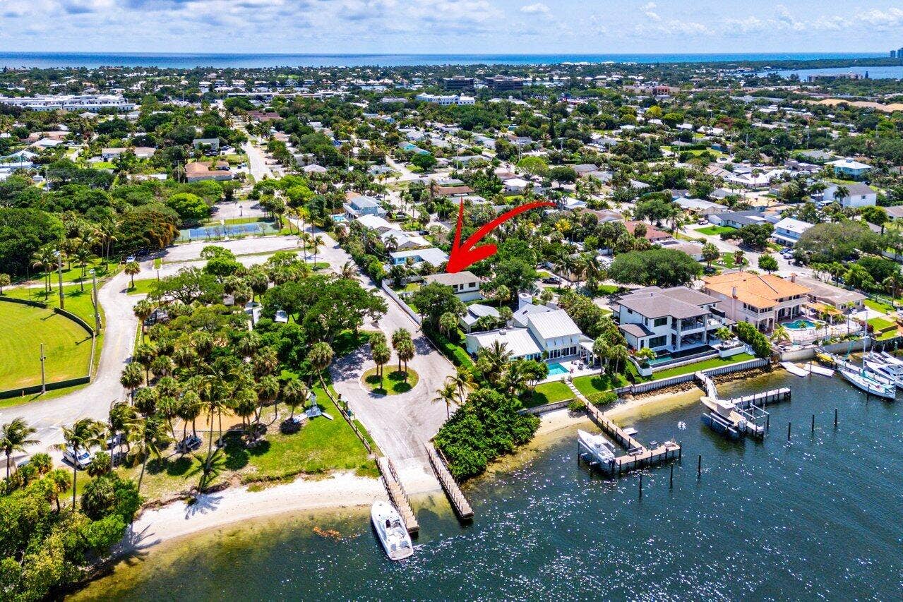 2101 N Palm Circle, North Palm Beach, FL 33408 Aerial