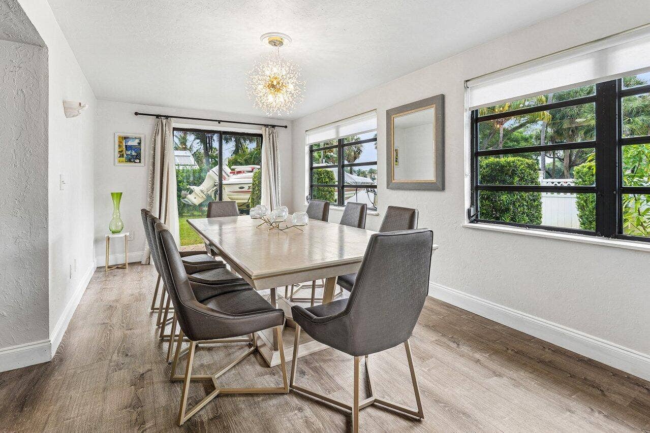 2101 N Palm Circle, North Palm Beach, FL 33408 Main Dining Room