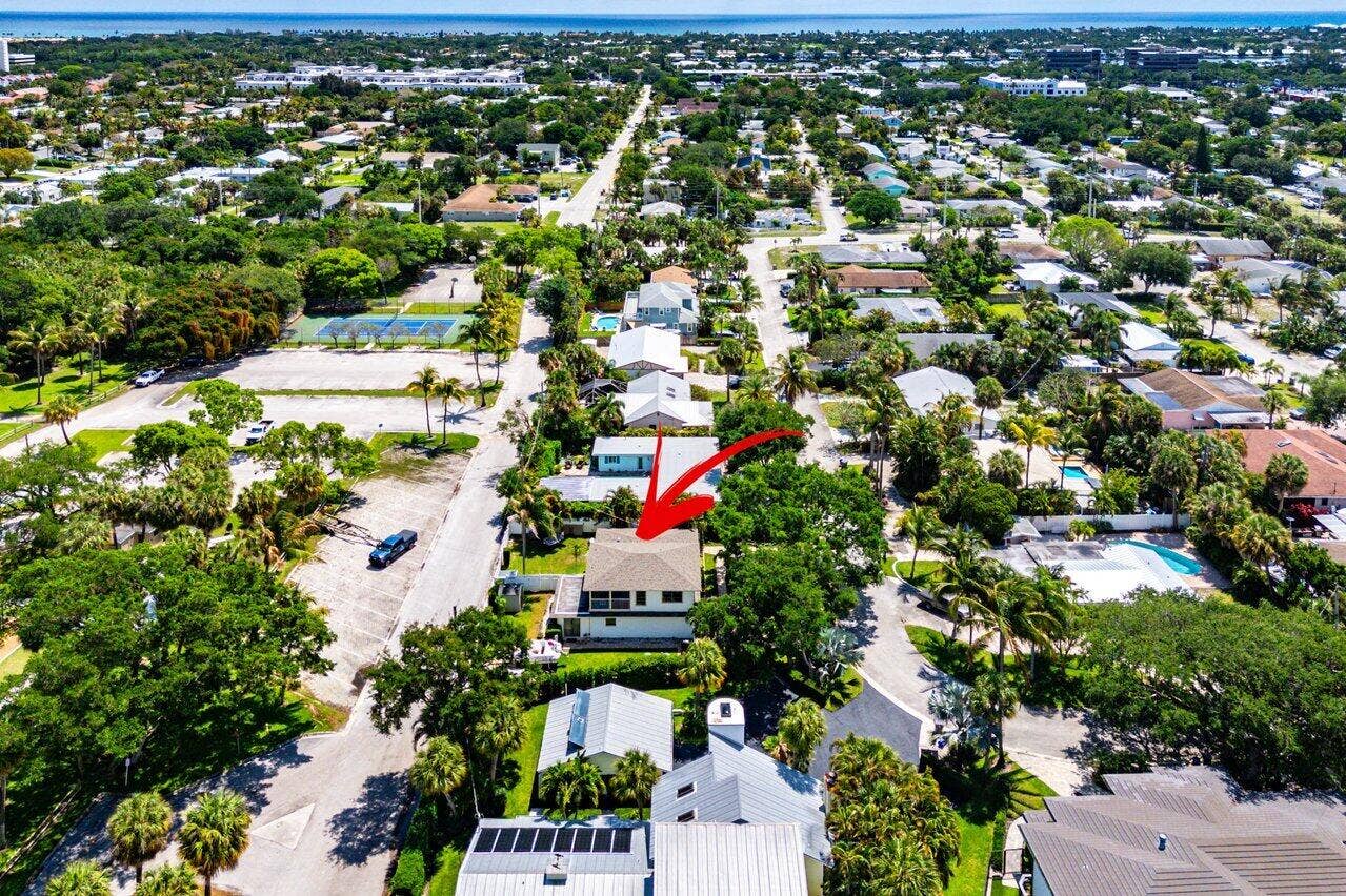 2101 N Palm Circle, North Palm Beach, FL 33408 Aerial
