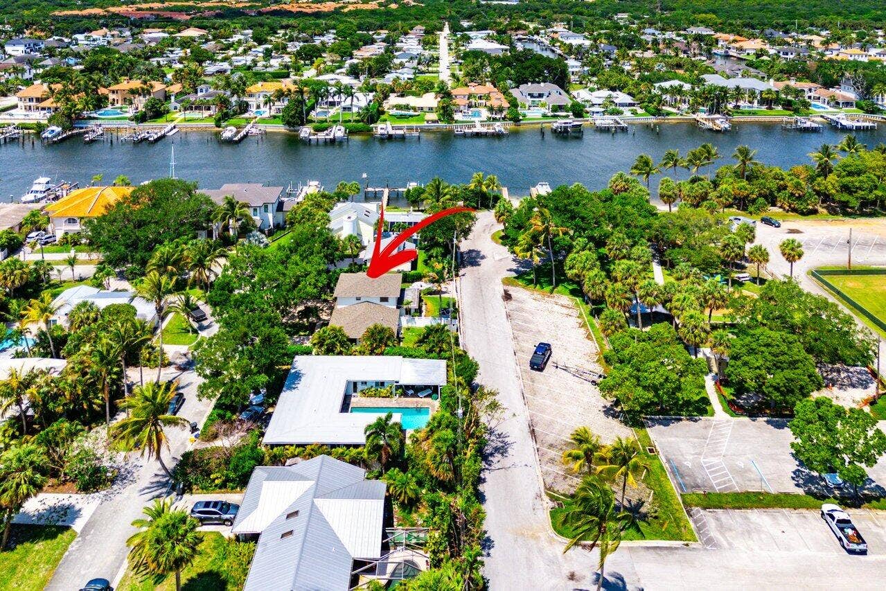 2101 N Palm Circle, North Palm Beach, FL 33408 Aerial