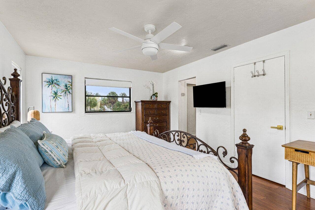 2101 N Palm Circle, North Palm Beach, FL 33408 Main Primary Bedroom
