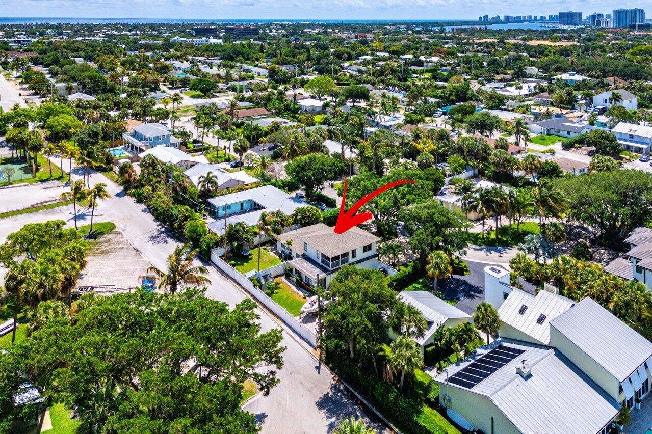 2101 N Palm Circle, North Palm Beach, FL 33408 Aerial