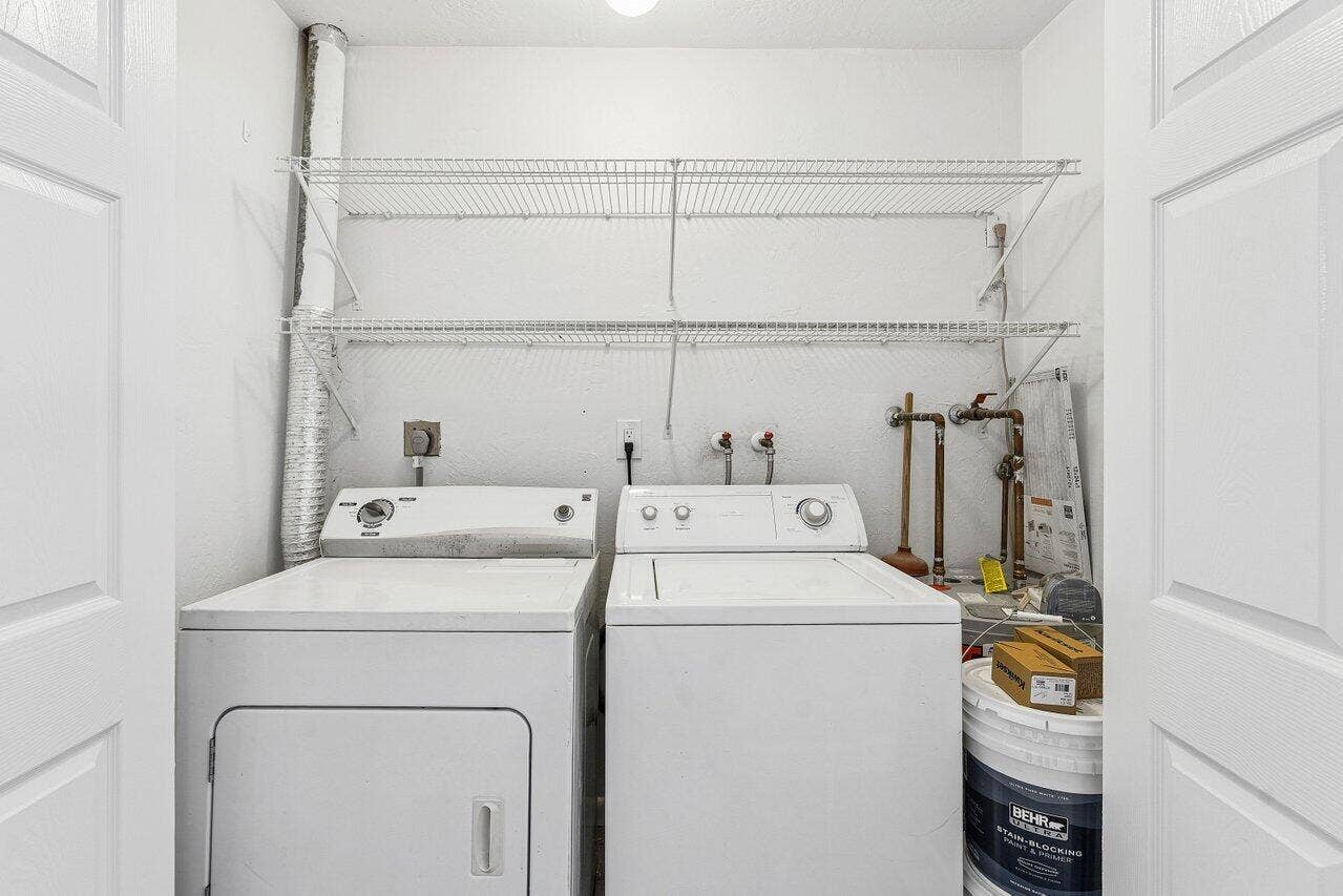 2101 N Palm Circle, North Palm Beach, FL 33408 Secondary Laundry