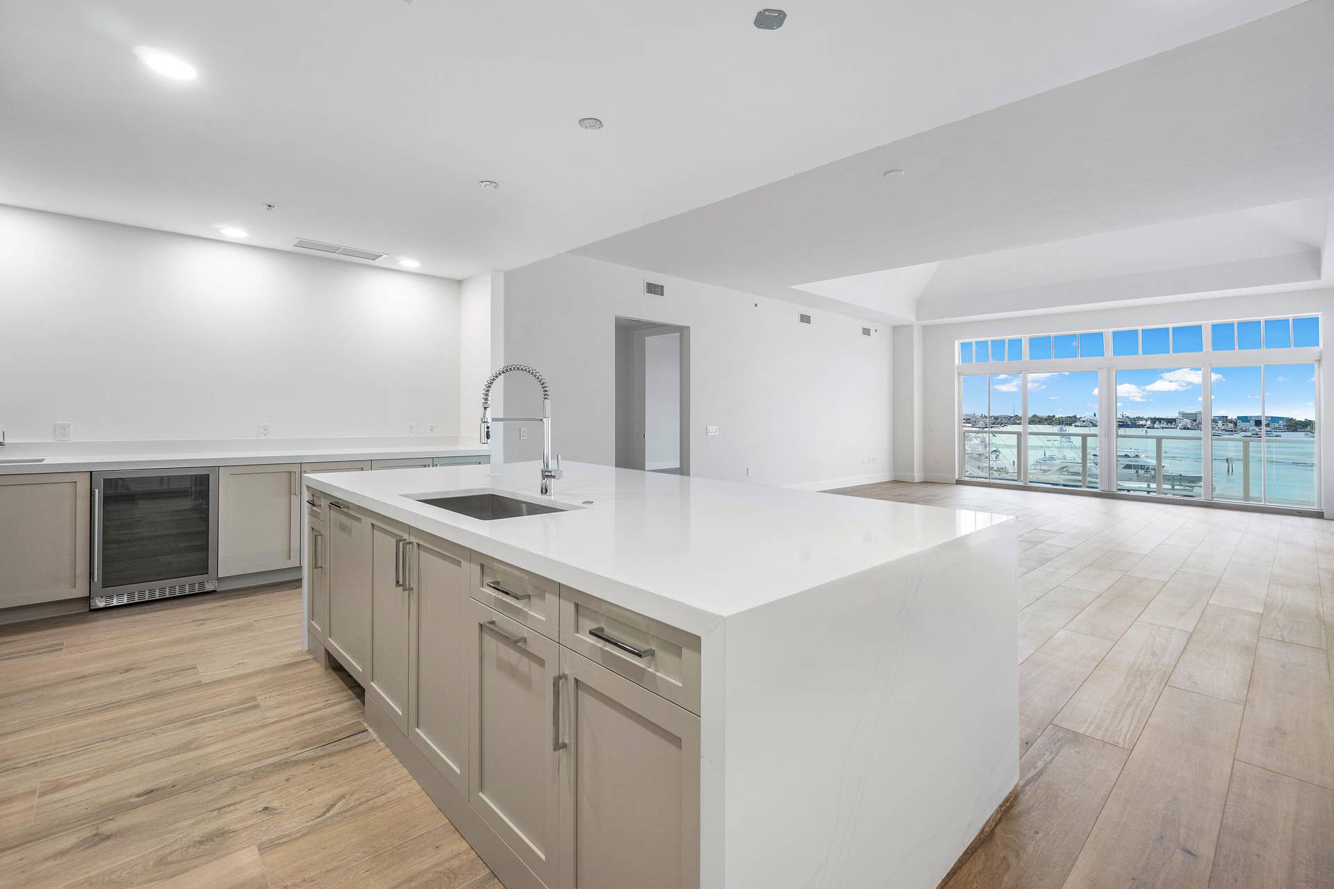 180 Lake Drive, #2103, Palm Beach Shores, FL 33404 002-184LakeDrive-2302-PalmBeachShores-FL