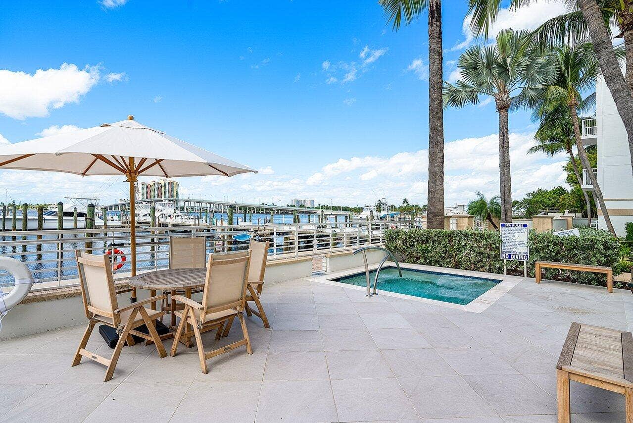 180 Lake Drive, #2103, Palm Beach Shores, FL 33404 015-184LakeDrive-PalmBeachShores-FL-3340