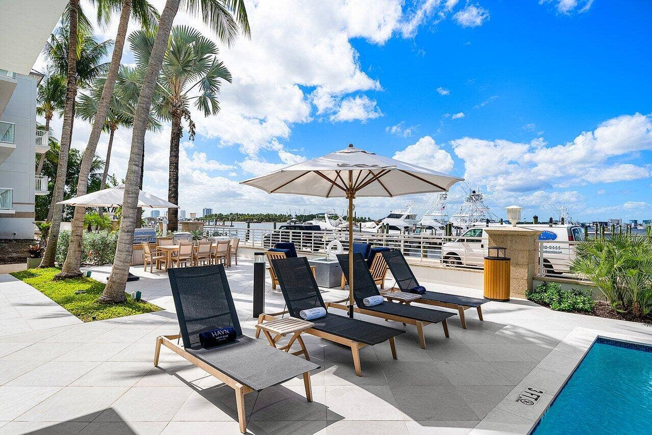 180 Lake Drive, #2103, Palm Beach Shores, FL 33404 013-184LakeDrive-PalmBeachShores-FL-3340