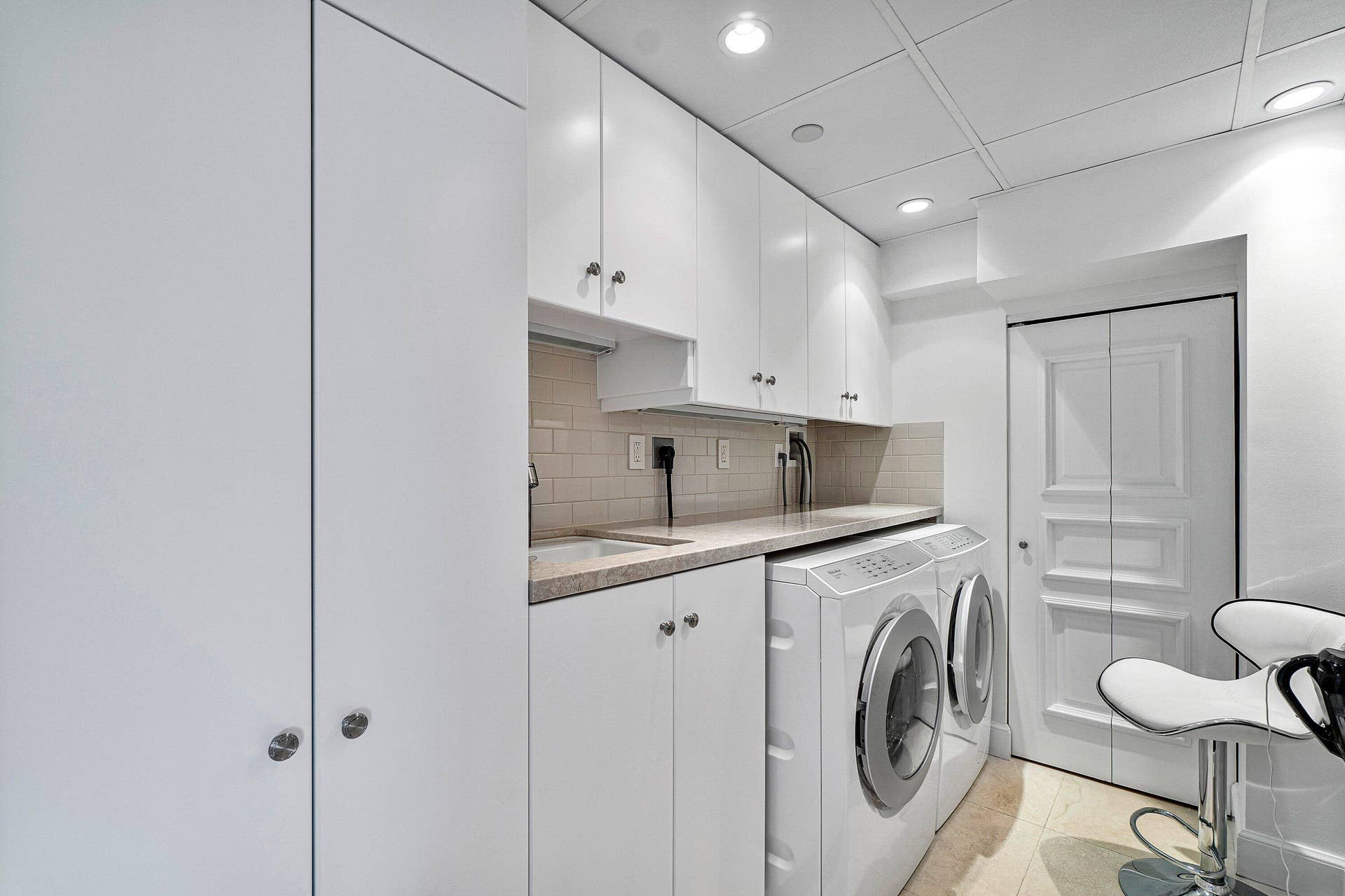 150 Bradley Place, #203, Palm Beach, Palm Beach, FL 33480 024-150BradleyPlace-203-PalmBeach-FL-334