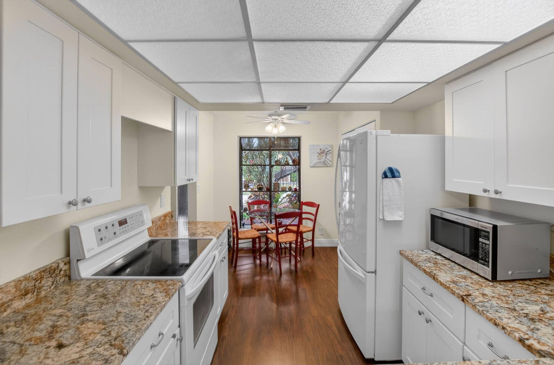 5021 Oakhill Lane, #114, Delray Beach, FL 33484 Kitchen