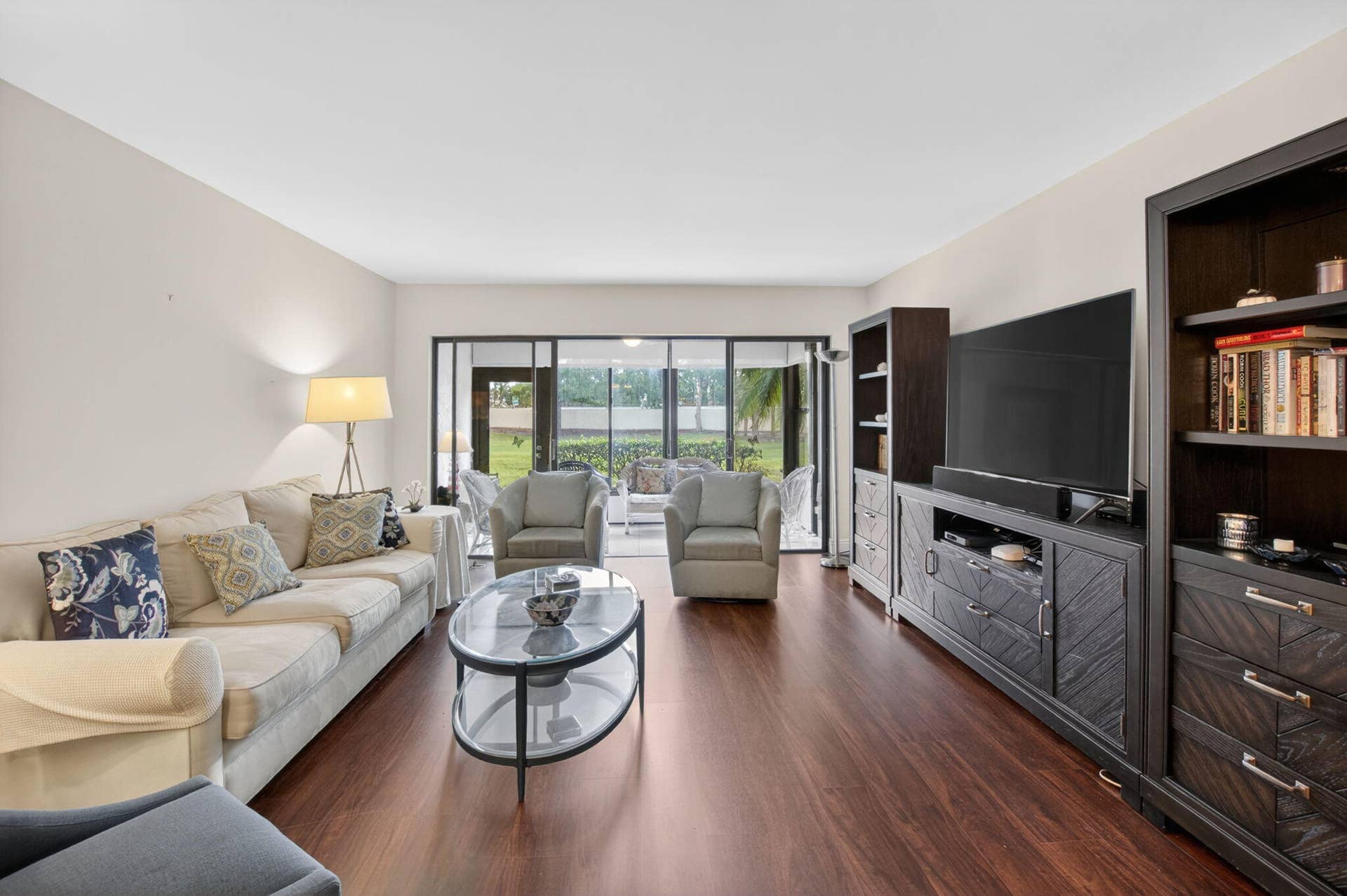 5021 Oakhill Lane, #114, Delray Beach, FL 33484 Living Room