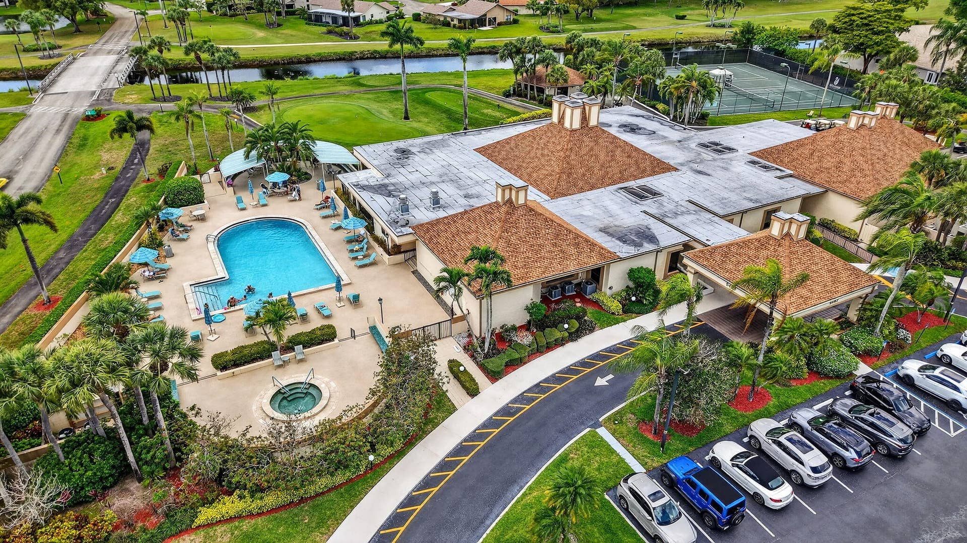 5021 Oakhill Lane, #114, Delray Beach, FL 33484 Clubhouse and Pool