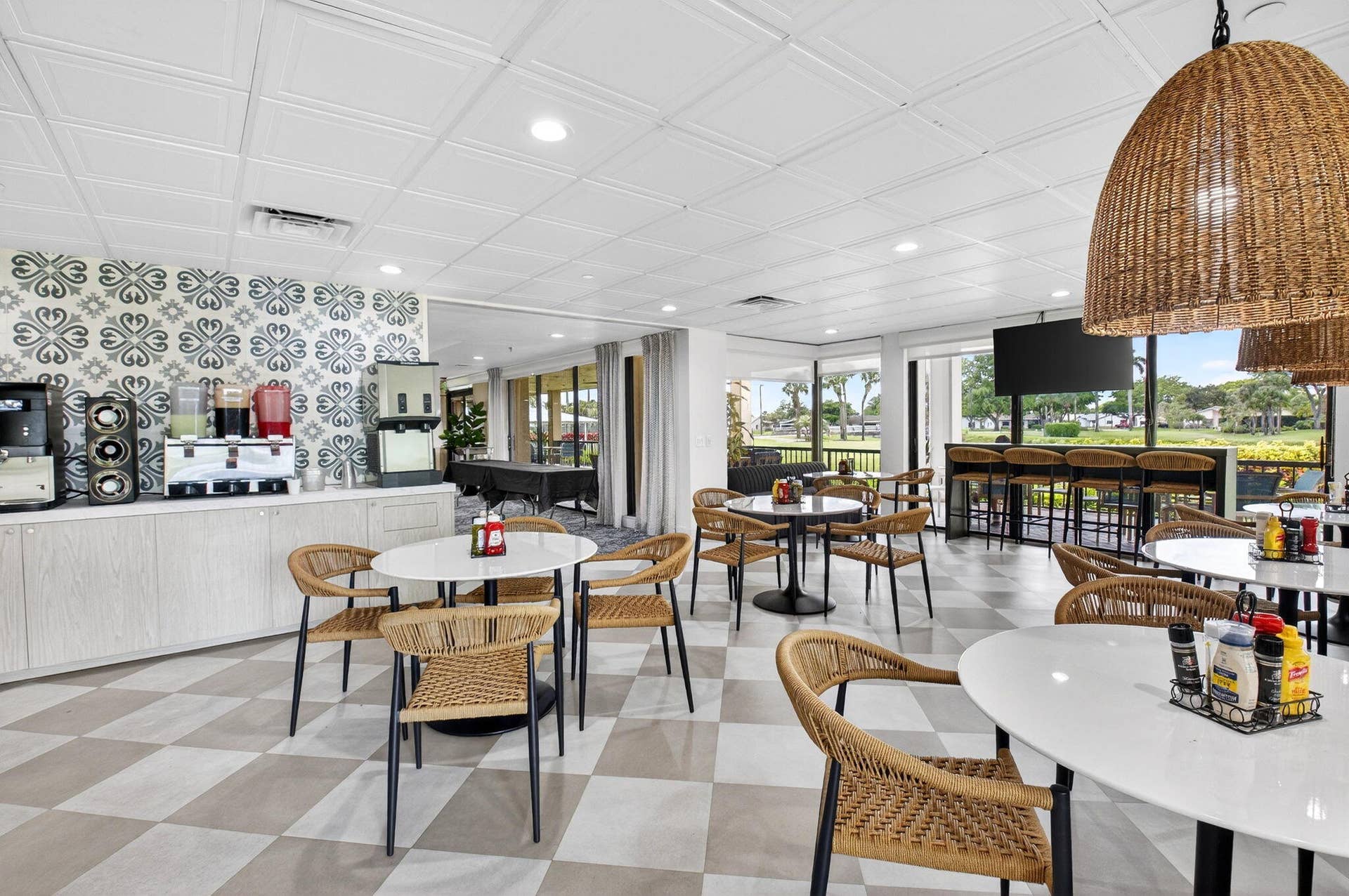 5021 Oakhill Lane, #114, Delray Beach, FL 33484 Cafe