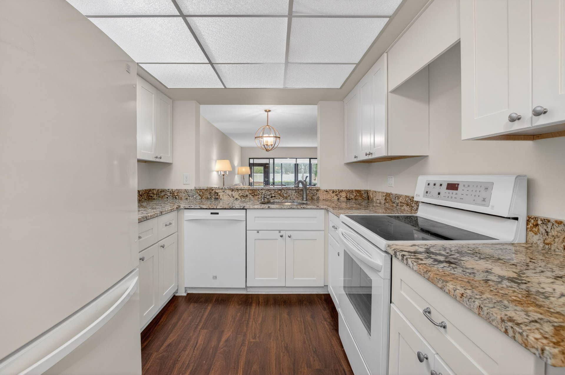 5021 Oakhill Lane, #114, Delray Beach, FL 33484 Kitchen