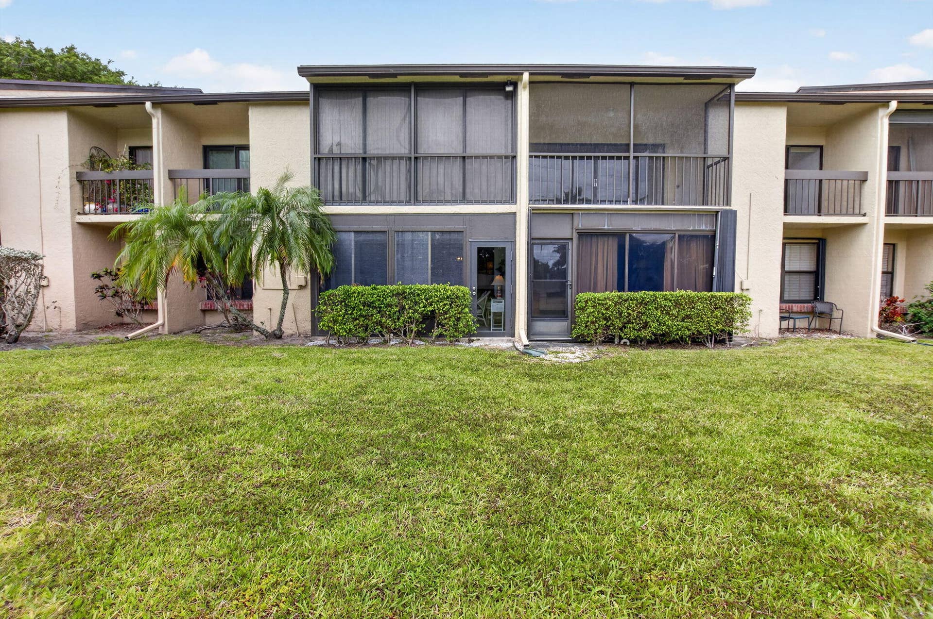 5021 Oakhill Lane, #114, Delray Beach, FL 33484 Rear View
