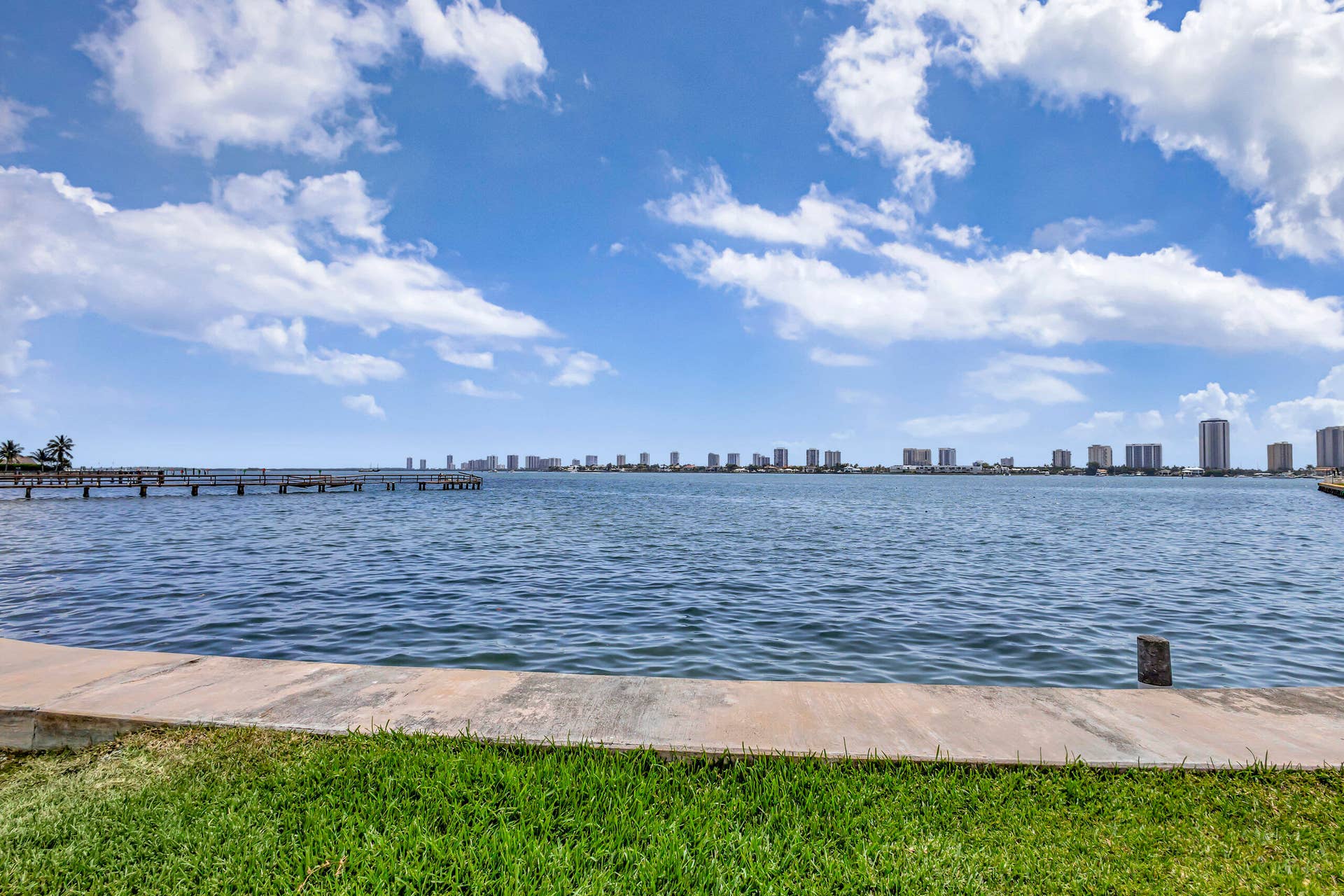 2936 Lake Shore Drive, #309, Riviera Beach, FL 33404 Introastal View