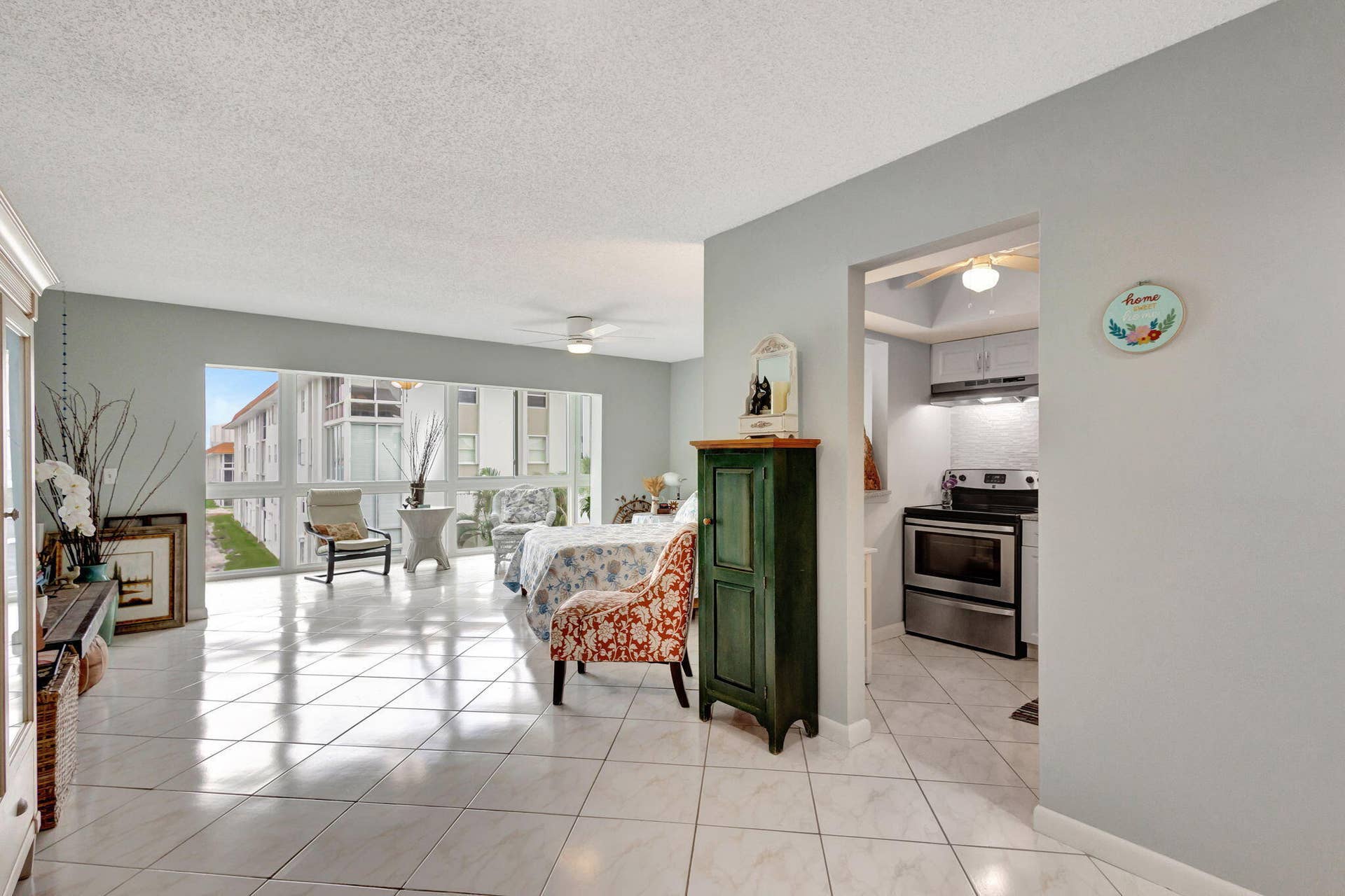 2936 Lake Shore Drive, #309, Riviera Beach, FL 33404 3-web-or-mls-5D1A0639