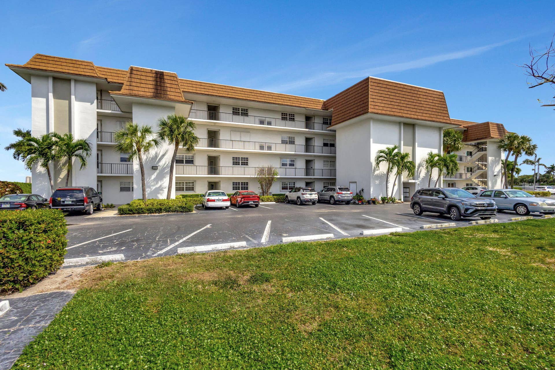 2936 Lake Shore Drive, #309, Riviera Beach, FL 33404 Wilshire North