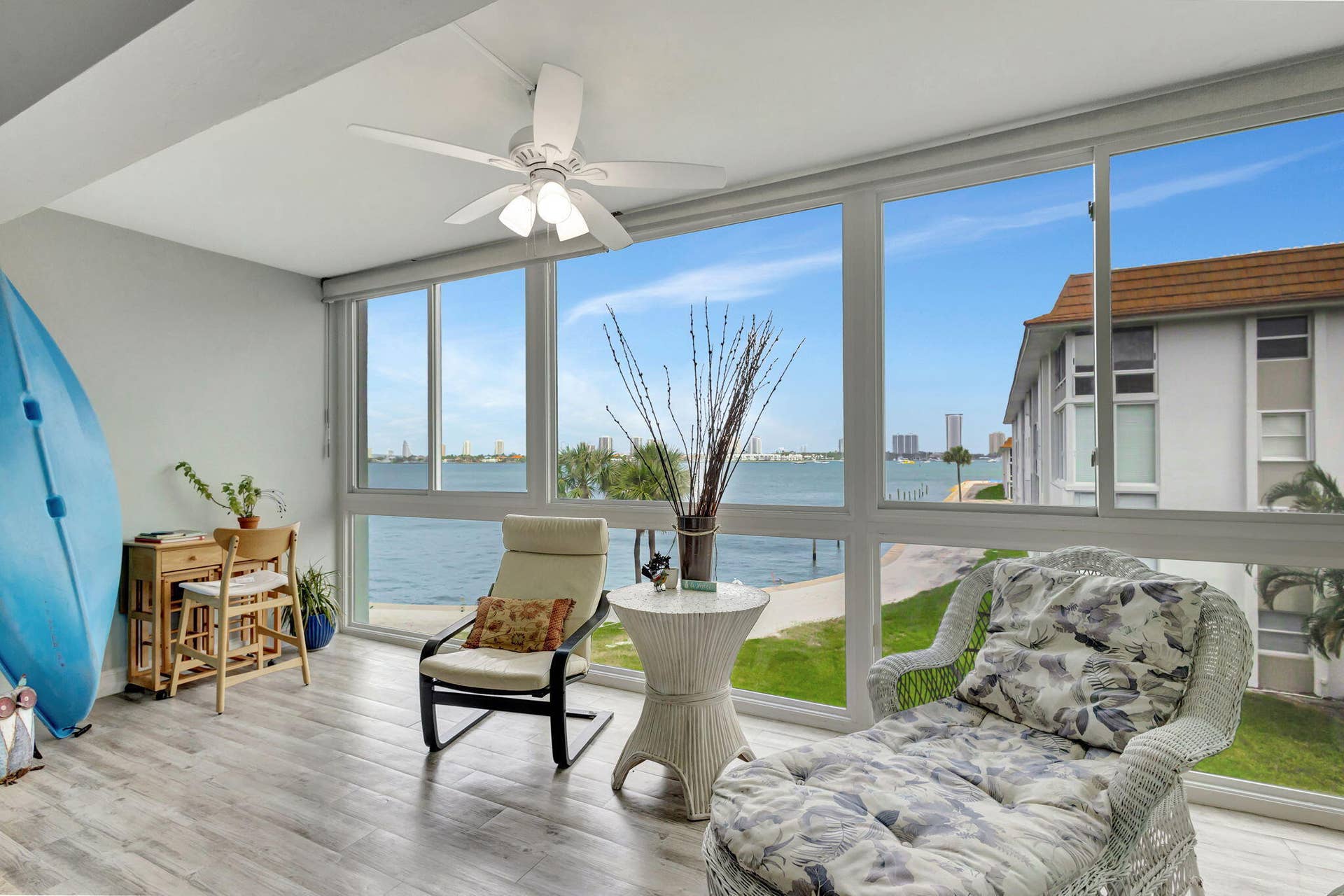 2936 Lake Shore Drive, #309, Riviera Beach, FL 33404 Lanai