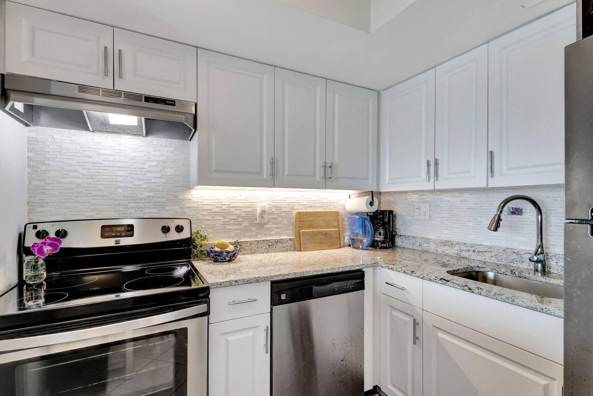 2936 Lake Shore Drive, #309, Riviera Beach, FL 33404 Kitchen