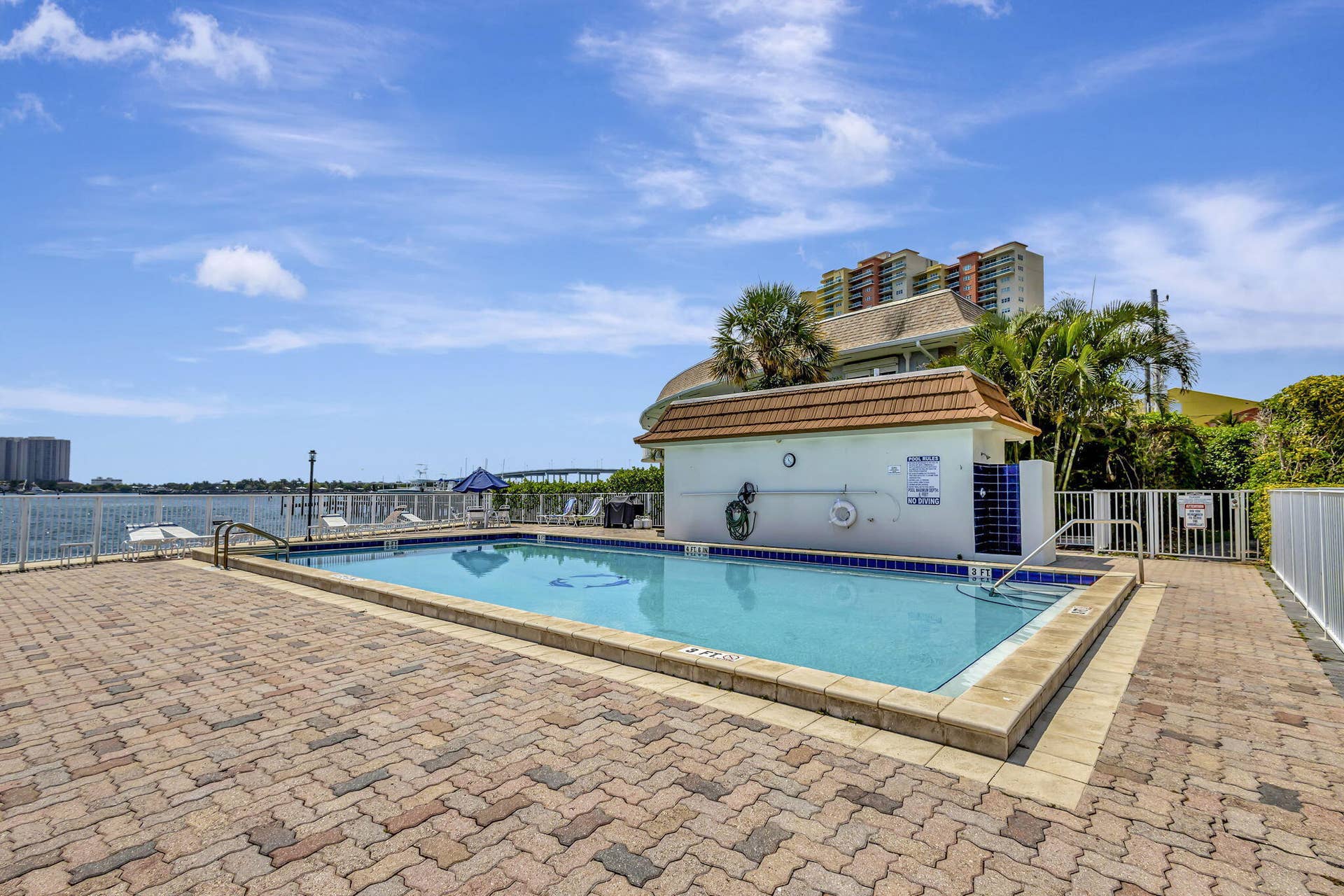 2936 Lake Shore Drive, #309, Riviera Beach, FL 33404 Swimming Pool