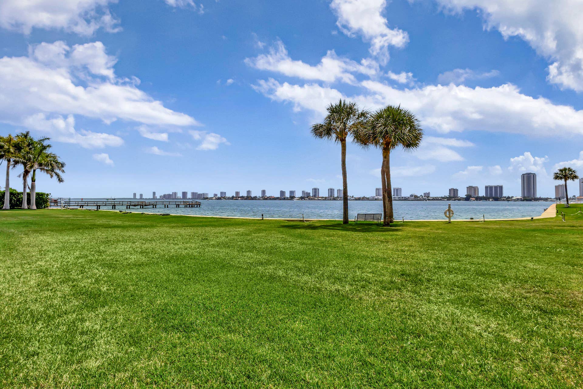 2936 Lake Shore Drive, #309, Riviera Beach, FL 33404 Lawn