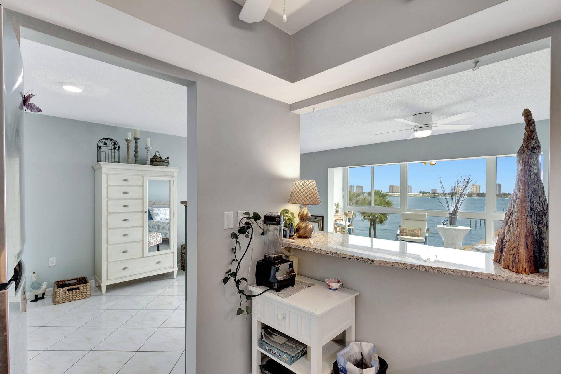 2936 Lake Shore Drive, #309, Riviera Beach, FL 33404 Kitchen